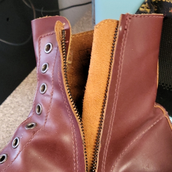 Dr. Martens Men’s 1460 LL Laceless 8-Eye Boots 7